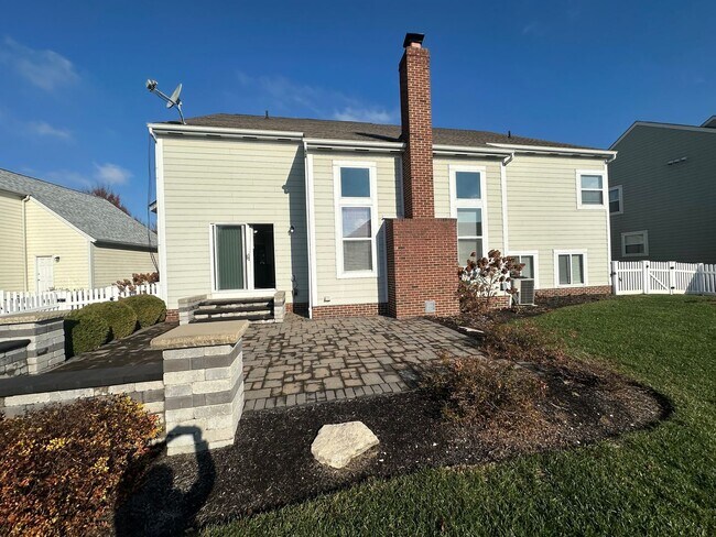 Building Photo - Lakes of Worthington