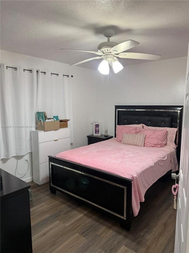 Building Photo - 1271 SE 28th Ct