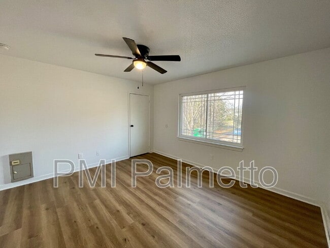 Building Photo - 1204 Grove Park Ln