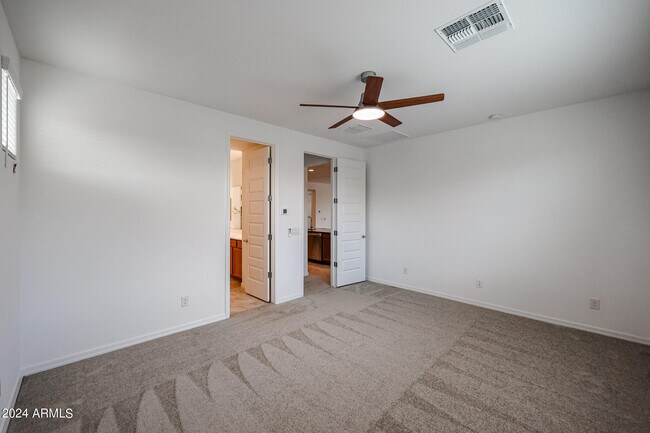Building Photo - 8752 W Medlock Dr