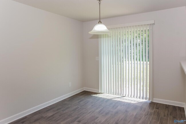 Building Photo - 16936 Wellhouse Dr