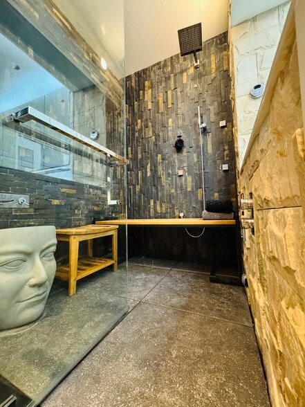 Building Photo - 11949 Union Tpke