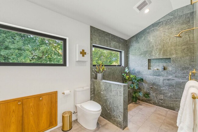 Building Photo - Beautifully Remodeled 4BR + Office Mill Valley Home — Furnished, Private 3/4-Acre Setting, Walk t...