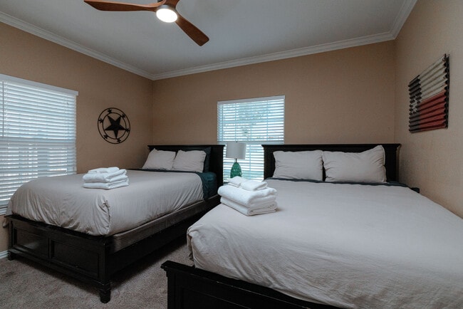 Building Photo - 3014 Falls Dr