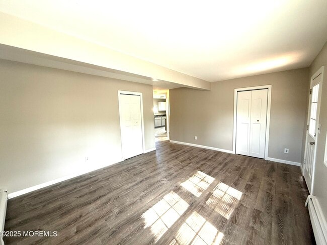 Building Photo - 410 Bay Way