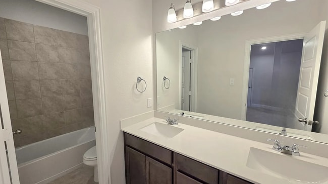 Building Photo - 3029 Hollybrook Ln