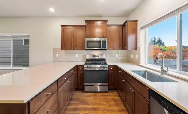 Building Photo - 459 NE Patricia Ann Pl