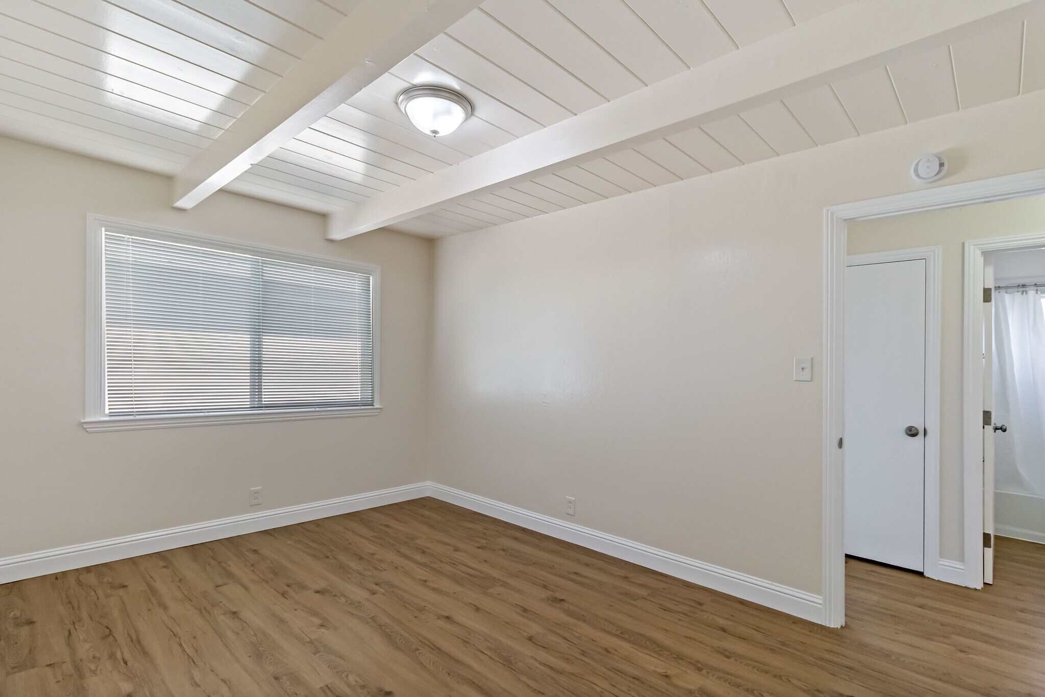 Building Photo - 1970 Powell St