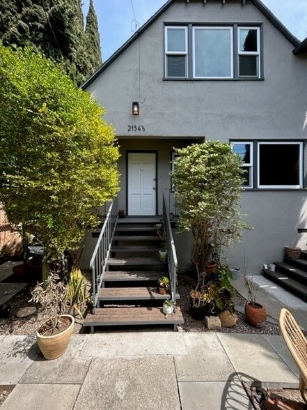 Building Photo - 2154 Echo Park Ave