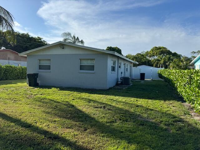 Building Photo - 608 SW 8th Ct