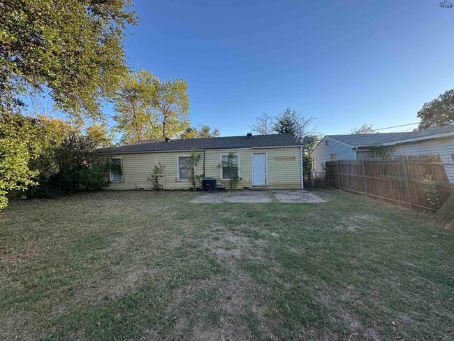 Building Photo - 1612 Hursh Ave