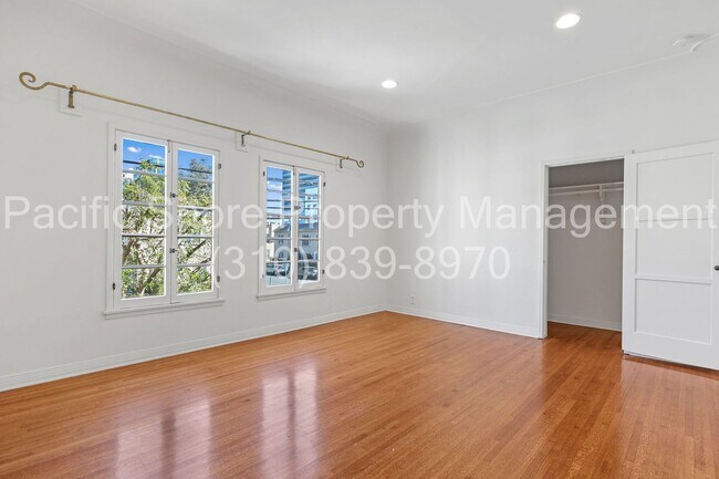 Building Photo - Orange Triplex