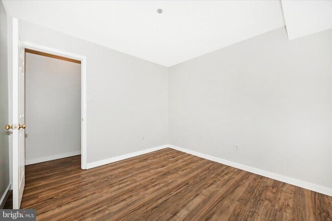 Building Photo - 615 Himes Ave