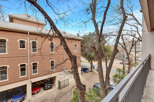 Building Photo - 1900 Barton Springs Rd