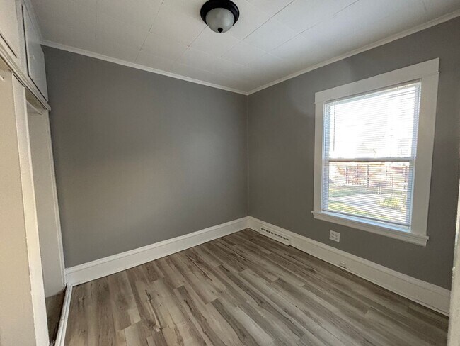 Building Photo - 2709 N Aldrich Ave