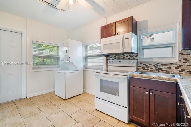 Building Photo - 440 NW 93rd St