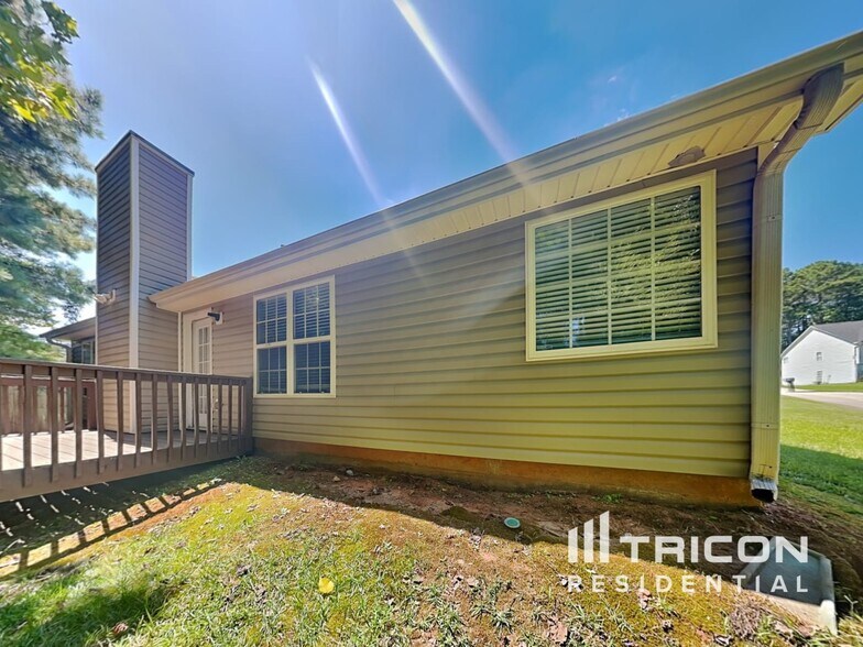 Building Photo - 1090 Augusta Woods Dr