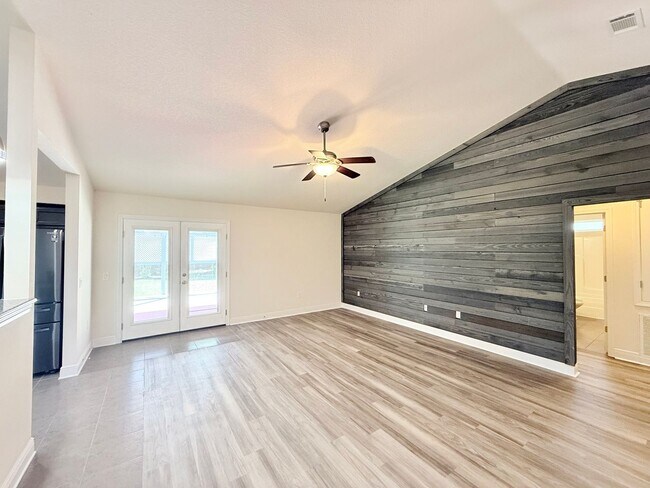 Building Photo - Spacious 4-Bedroom Home - Pace Mill Creek
