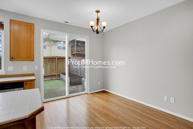 Building Photo - Updated Three Bedroom Townhome Near Nike & Intel!