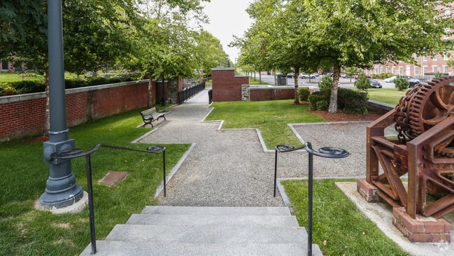 Building Photo - Residences and Lofts at Perkins Park