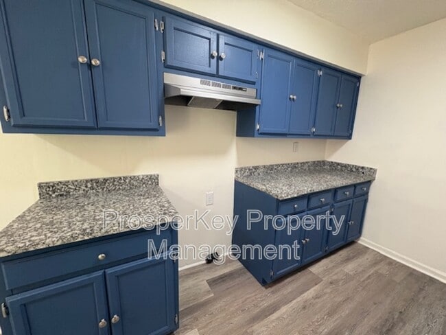 Building Photo - 4920 Gardiner Dr