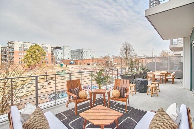 Building Photo - Condo in the Heart of Downtown Durham | Private Terrace + Amenities