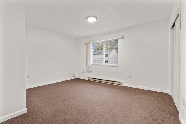 Building Photo - 123 Sumac St
