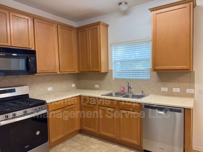 Building Photo - 10317 Laredo Dr