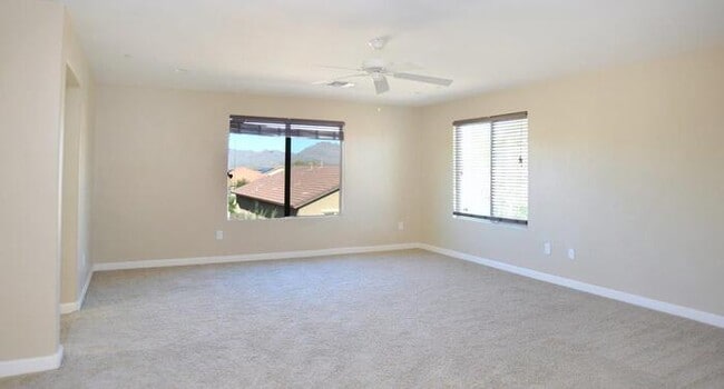 Building Photo - Amazing 2-Story Home