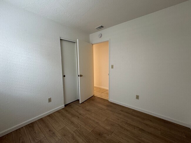 Building Photo - Four Bedroom, Two Bathroom Home For Rent