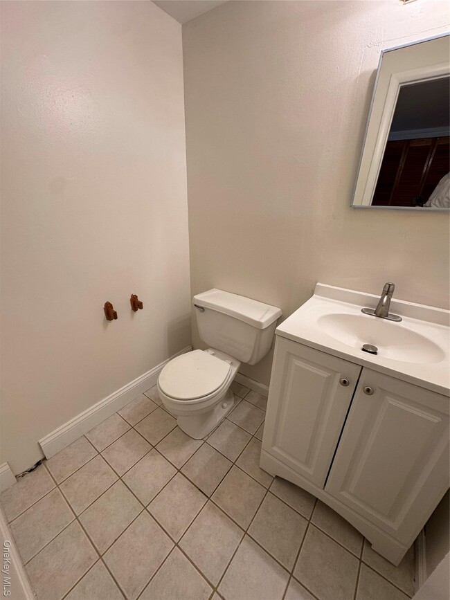 Building Photo - 2910 Whispering Hills Dr