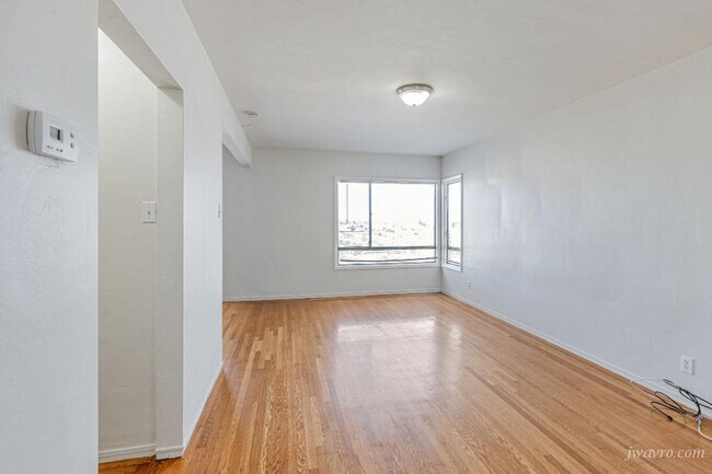 Building Photo - 50 Terra Vista Ave