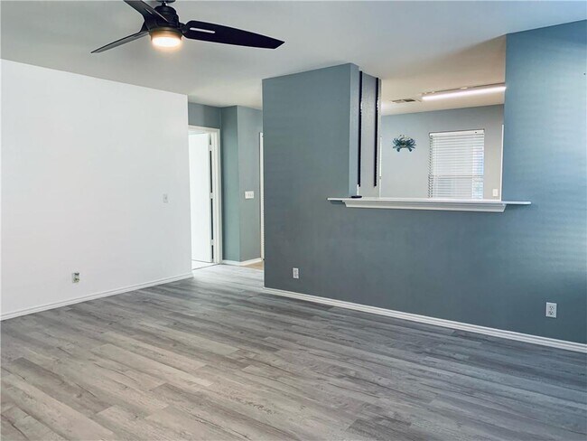 Building Photo - 400 Celery Loop