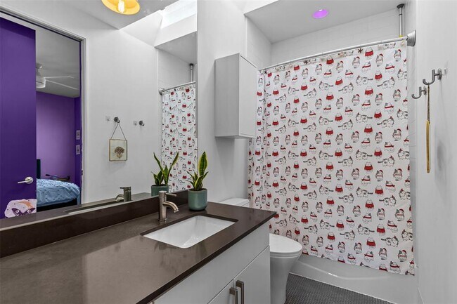 Building Photo - 5704 Driftwood Dr