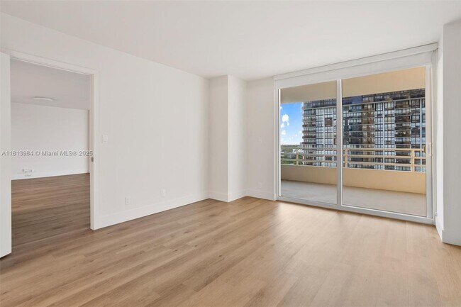 Building Photo - 555 NE 34th St