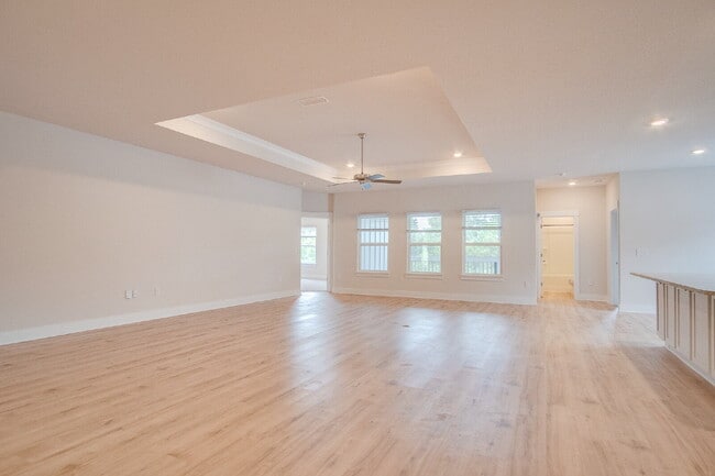 Building Photo - Deer Run 4BR/3BA Home – Solar, Community Pool & ½ Deposit for Active Military