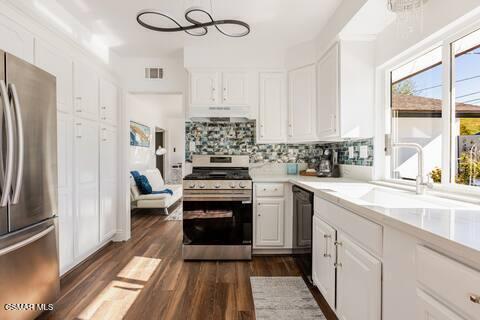 Building Photo - 1572 Dover Ave