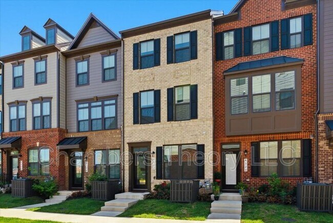 Building Photo - 4322 Ellipse Ter