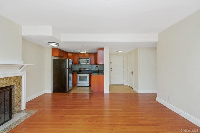 Building Photo - 206 Chateau Rive