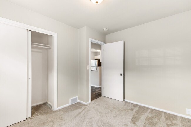 Building Photo - W164N8815 Mill St