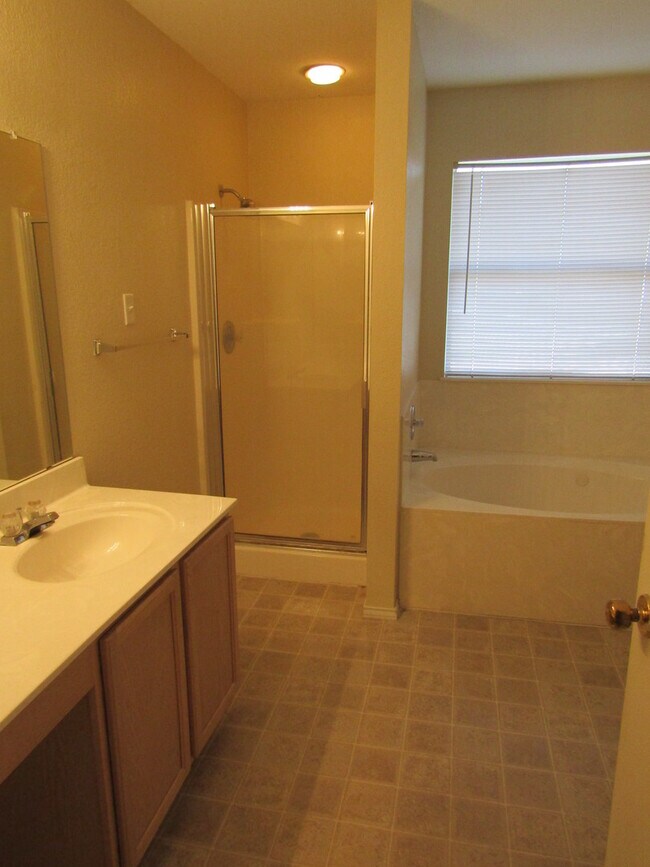 Building Photo - 3913 Haleys Way