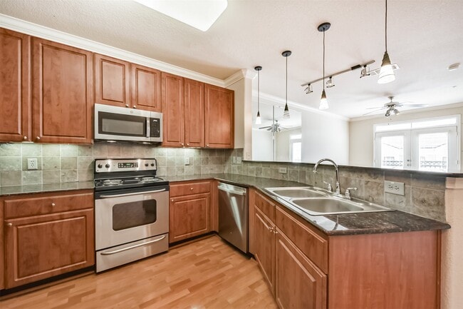 Building Photo - 1711 Old Spanish Trl