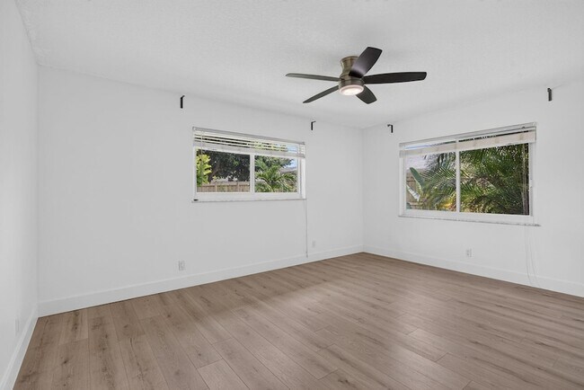 Building Photo - 6410 NW 34th Ave