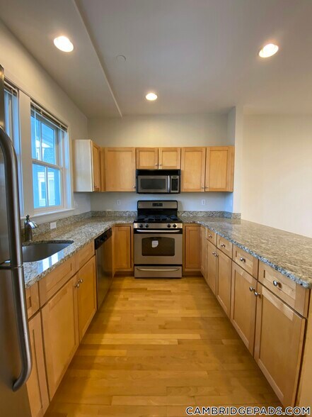 Building Photo - 110 Second St