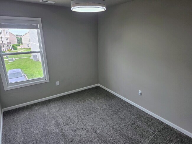 Building Photo - 2316 Hazeltine Pl