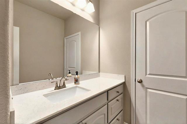 Building Photo - 505 Amistad Cv