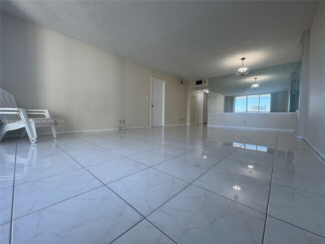Building Photo - 3800 S Ocean Dr