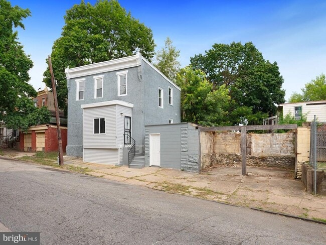 Building Photo - 9 N Front St