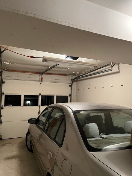 Building Photo - 210 Pinehurst Ln