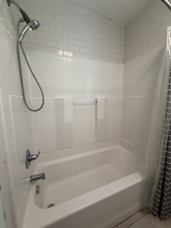 Building Photo - 421 Loblolly Ln